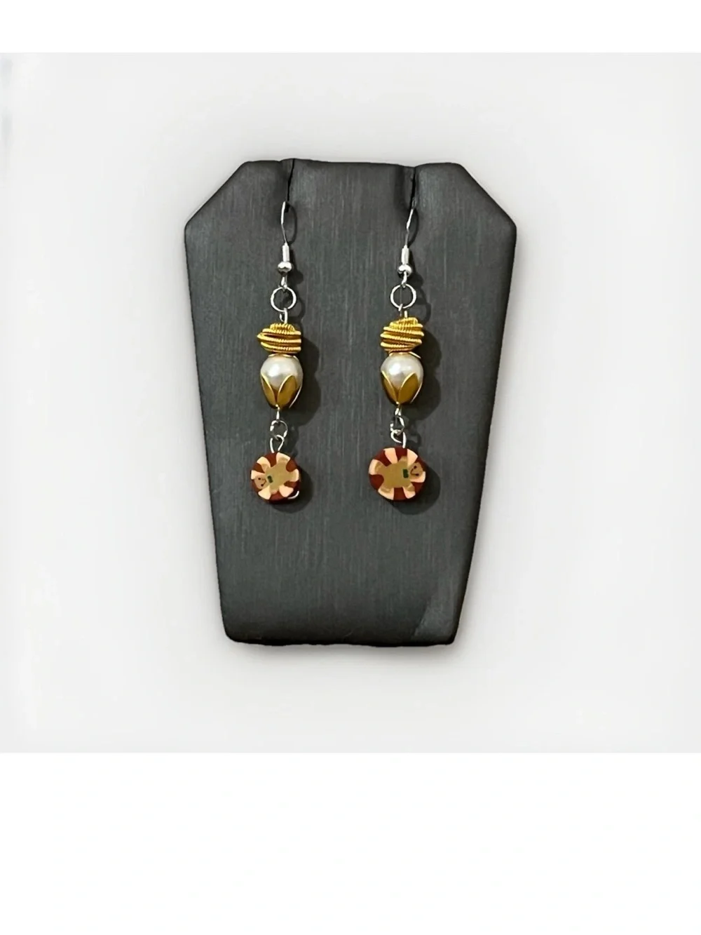 Handmade Candy Peppermint Beaded Dangle Earrings Gold Tone Faux Pearl Christmas